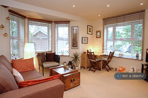 2 bedroom flat to rent, Hayes Grove, London, SE22