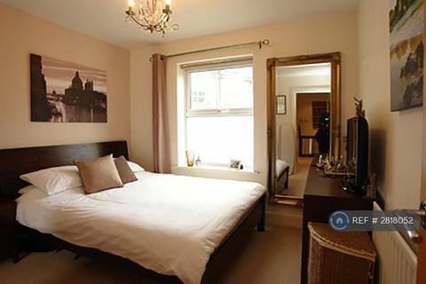 2 bedroom flat to rent, Hayes Grove, London, SE22