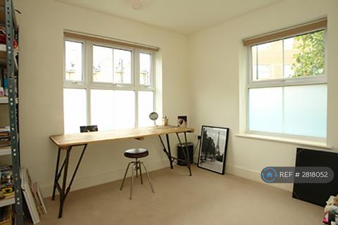 2 bedroom flat to rent, Hayes Grove, London, SE22