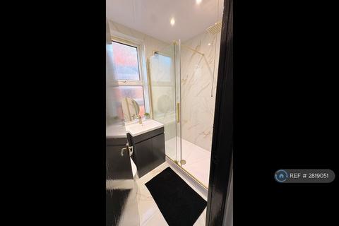 1 bedroom in a house share to rent, Headingley Avenue, Leeds, LS6