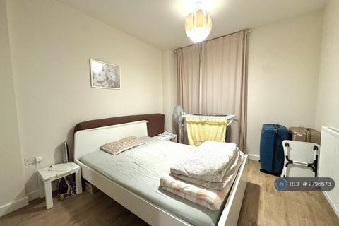 2 bedroom flat to rent, North End Road, London, HA9