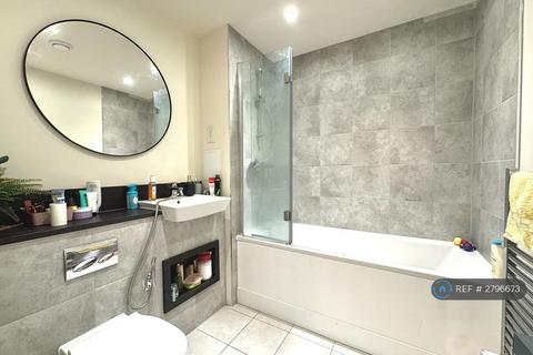 2 bedroom flat to rent, North End Road, London, HA9