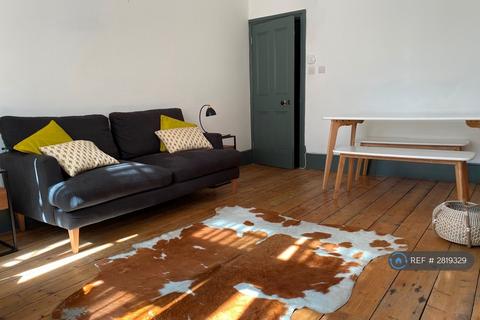 2 bedroom flat to rent, Gray's Inn Road, London, WC1X