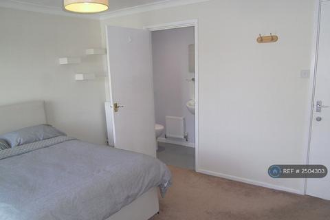 1 bedroom in a house share to rent, Quintilis, Bracknell, RG12