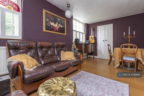 undefined, Queensbridge Road, London, E2