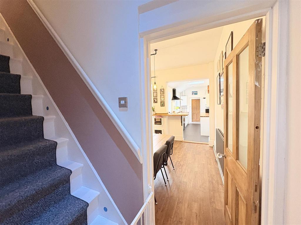 Inner Hallway/Stairwell