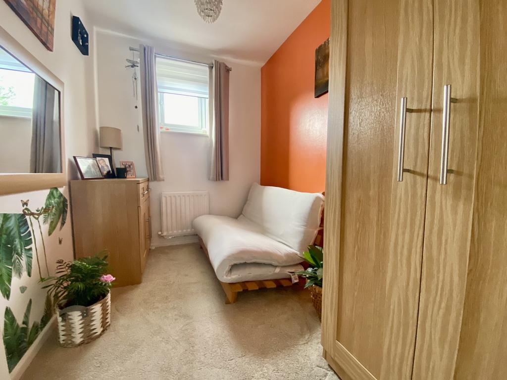 Bed 3 downsview