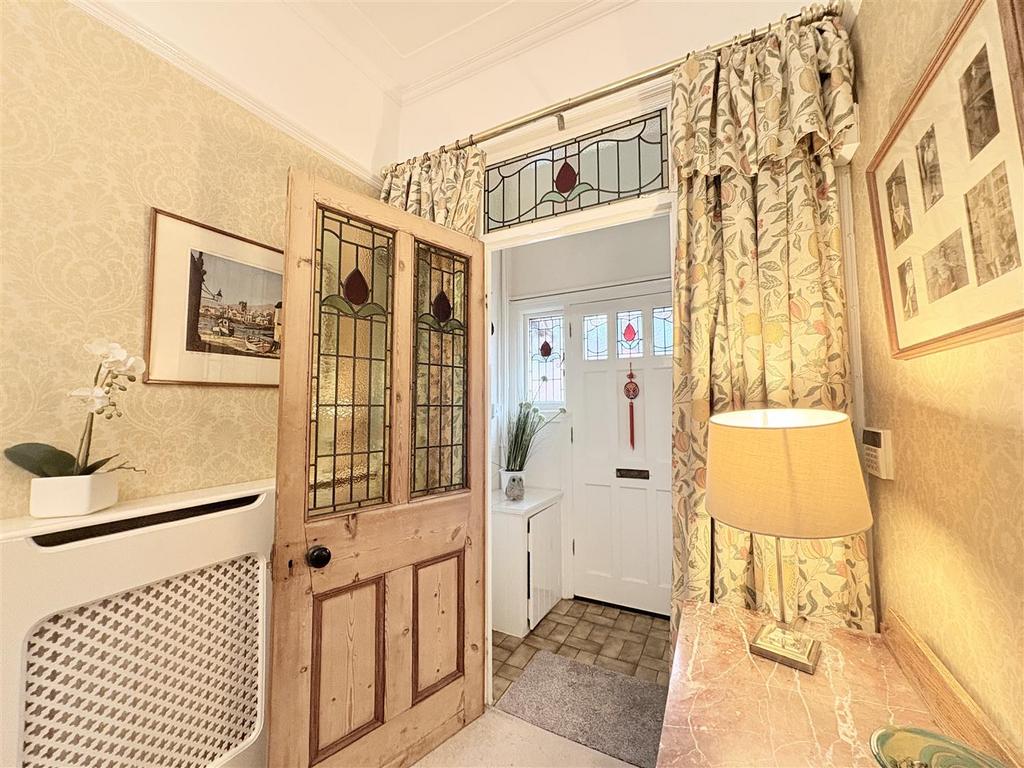 Front Entrance/Inner Vestibule