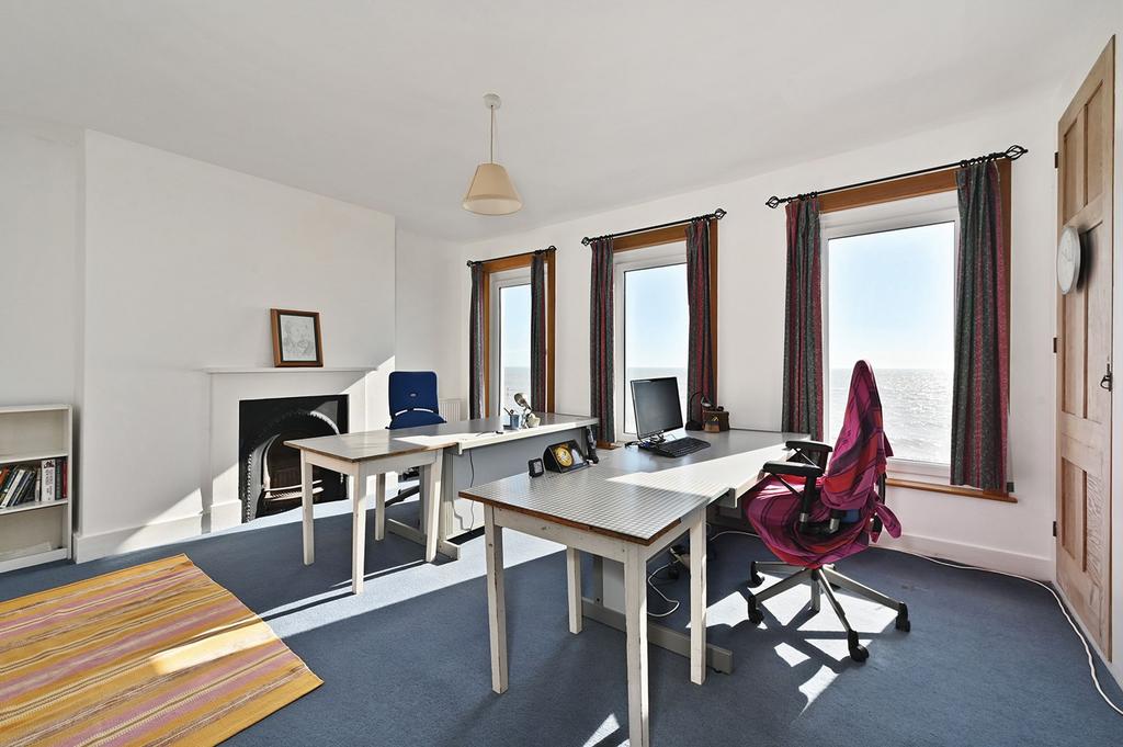 Bedroom / Office