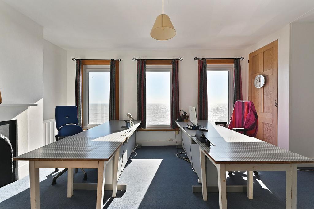 Bedroom / Office