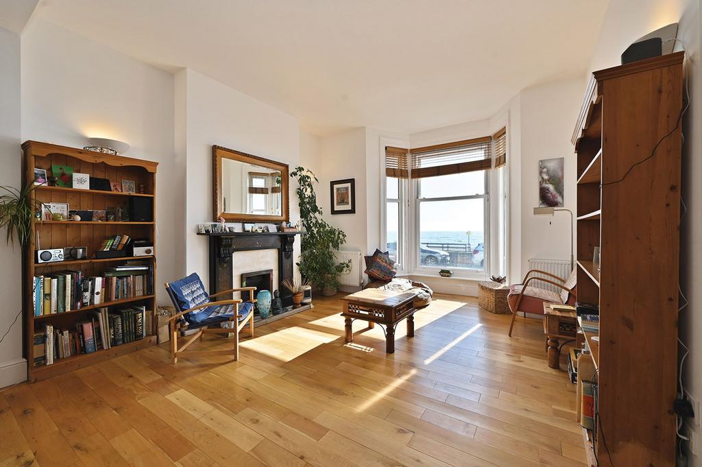Lounge/Kitchen/Dining
