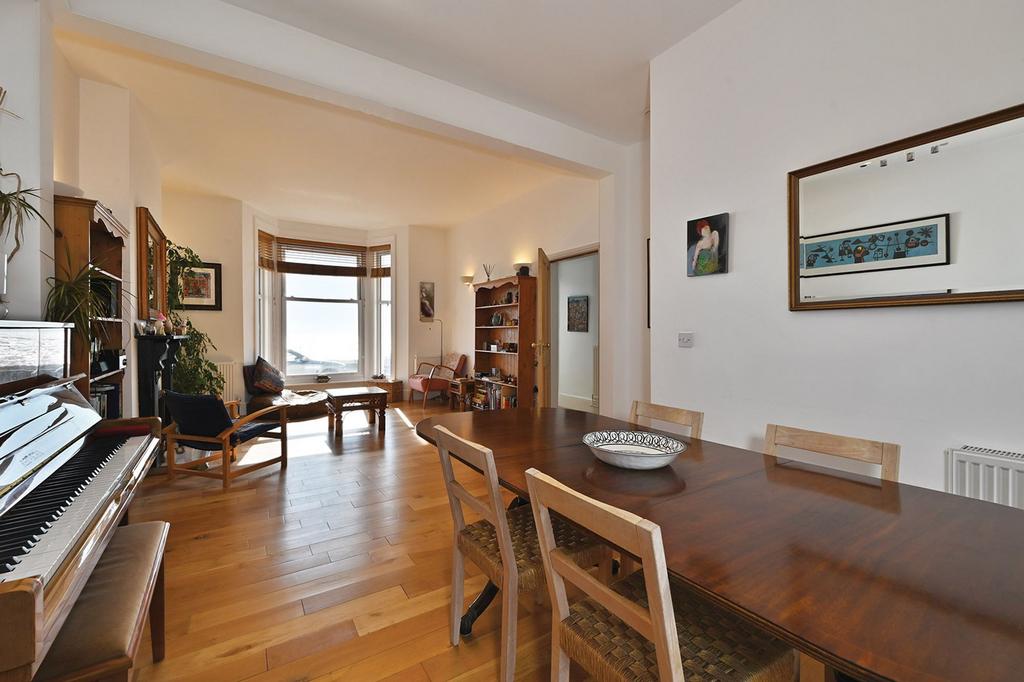 Lounge/Kitchen/Dining