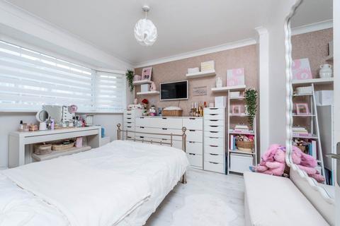 3 bedroom house for sale, Lynmouth Avenue, Morden