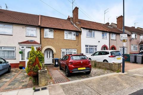 3 bedroom terraced house to rent, Tadworth Road, London NW2