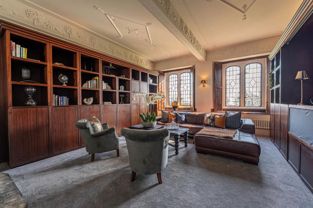 Cinema Room/Libary