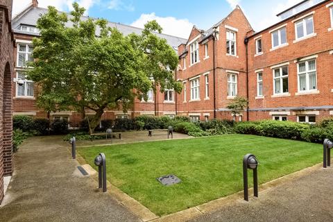 2 bedroom flat to rent, Camberwell Grove London SE5