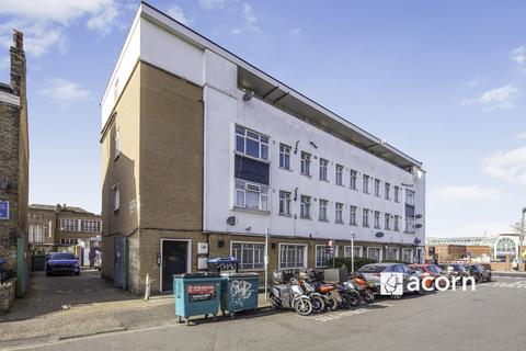 2 bedroom flat to rent, Hanover Park Peckham SE15