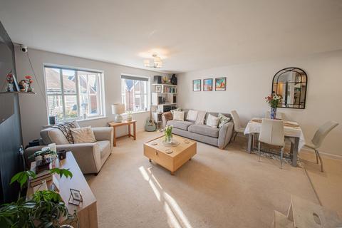 undefined, Weavers Mead, Haywards Heath, RH16