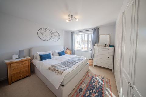 undefined, Weavers Mead, Haywards Heath, RH16