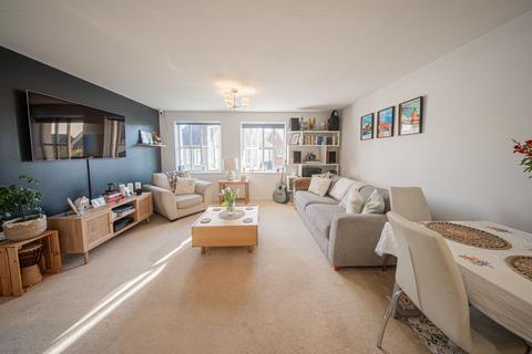 undefined, Weavers Mead, Haywards Heath, RH16