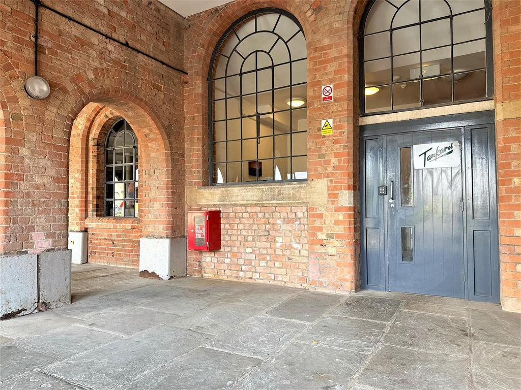 Tankard Building: Communal Entrance