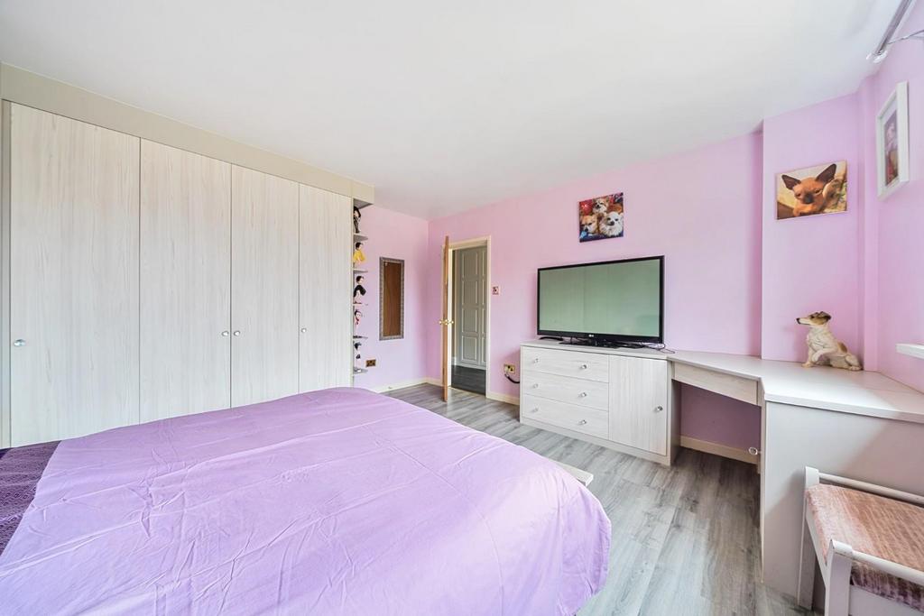 2nd view MASTER BEDROOM.jpg