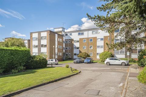 Maplin Close, Winchmore Hill, N21
