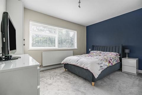 2 bedroom flat for sale, Maplin Close, Winchmore Hill, N21