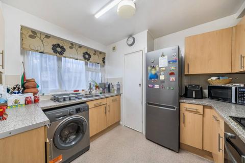 3 bedroom maisonette for sale, Leigham Court Road, Streatham Common, London, SW16
