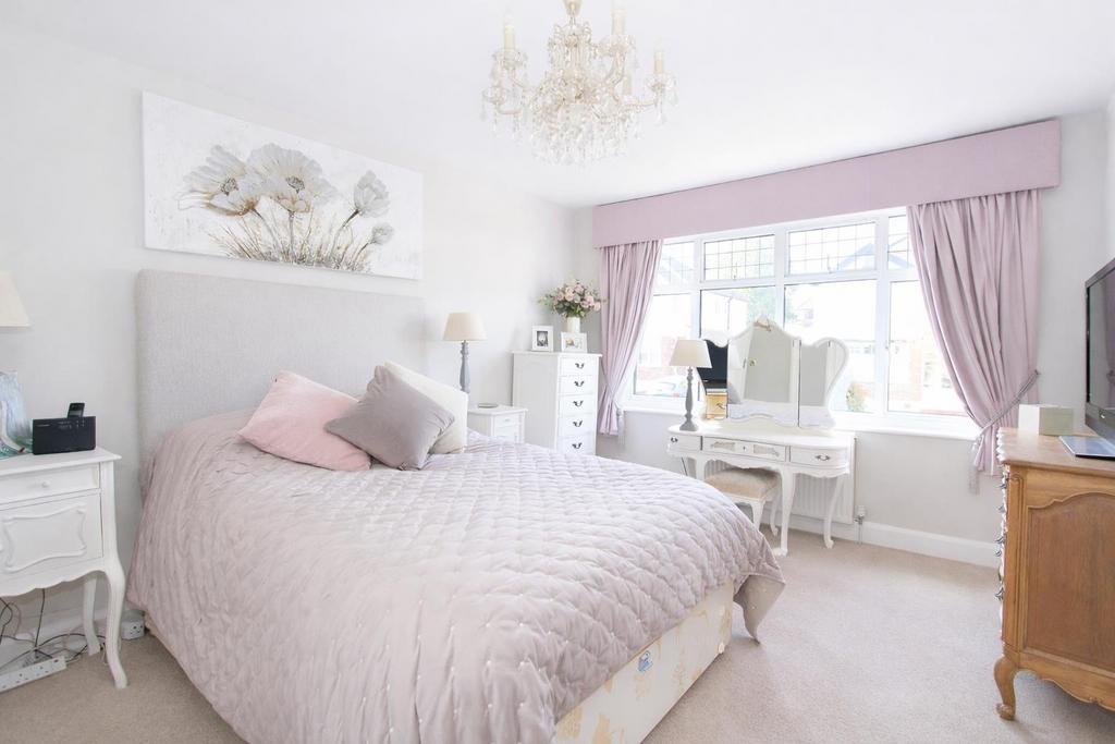 Bed 1.jpg
