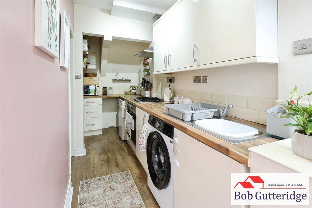 Fitted kitchen