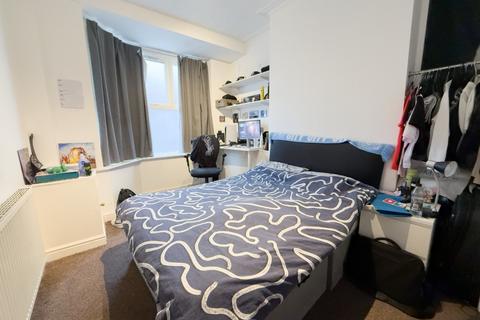 undefined, Cadogan Street, Manchester, M14