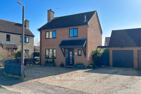 3 bedroom detached house for sale, Holly Walk, Suffolk IP28
