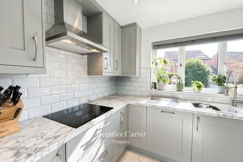 3 bedroom detached house for sale, Holly Walk, Suffolk IP28