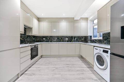 4 bedroom semi-detached house to rent, Spencer Road, Isleworth, TW7