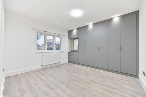 4 bedroom semi-detached house to rent, Spencer Road, Isleworth, TW7