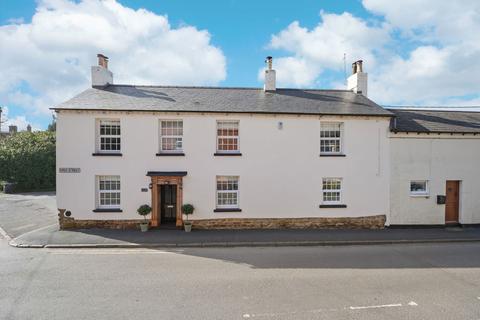 3 bedroom character property for sale, High Street, West Northamptonshire NN6