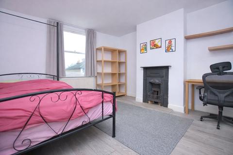 undefined, Addison Road, Charlotteville, Guildford, Surrey, GU1