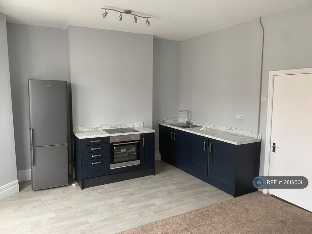 Kitchen / Lounge
