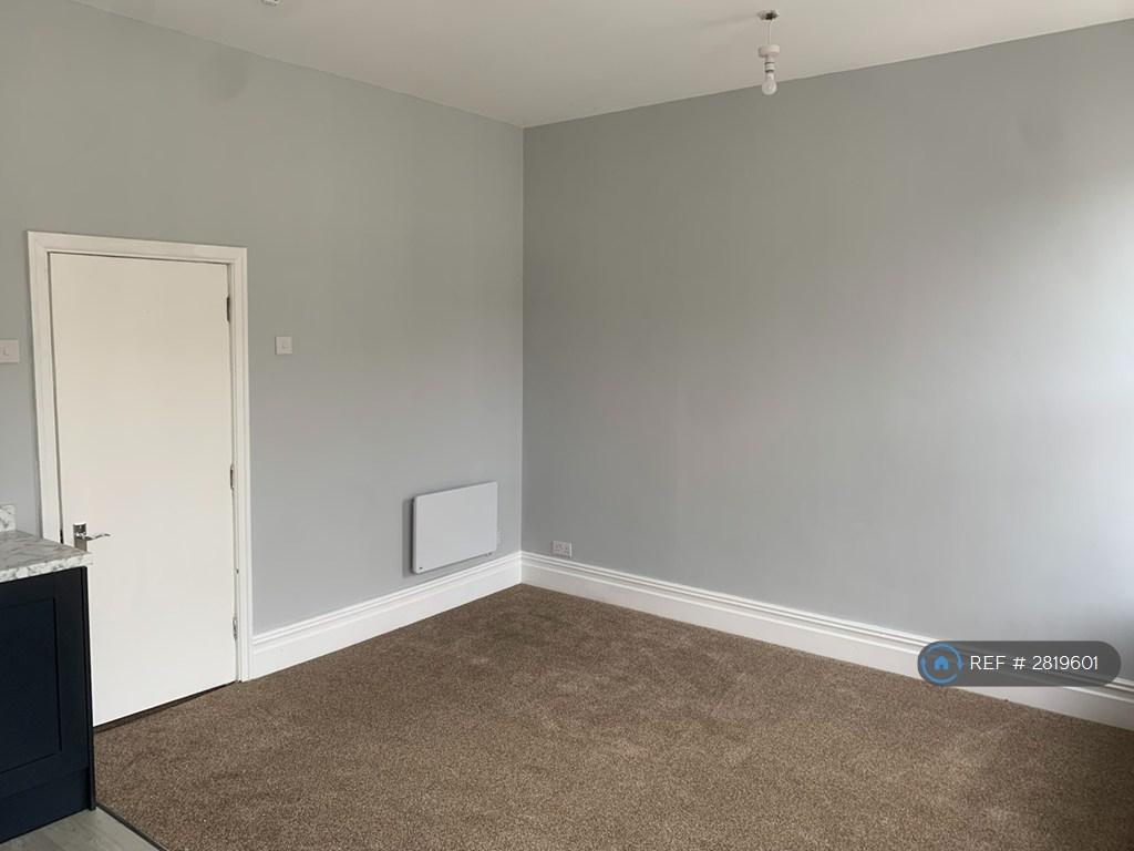 Kitchen / Lounge