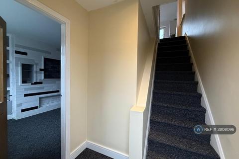3 bedroom semi-detached house to rent, Sycamore Road, Nottingham, NG10