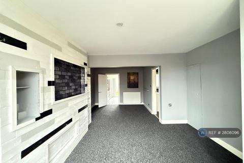 3 bedroom semi-detached house to rent, Sycamore Road, Nottingham, NG10