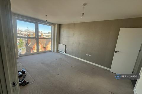 2 bedroom flat to rent, Upton Place, Watford, WD18
