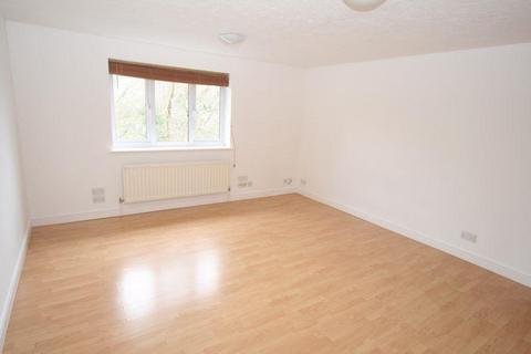 2 bedroom apartment to rent, Acer Avenue, Hayes