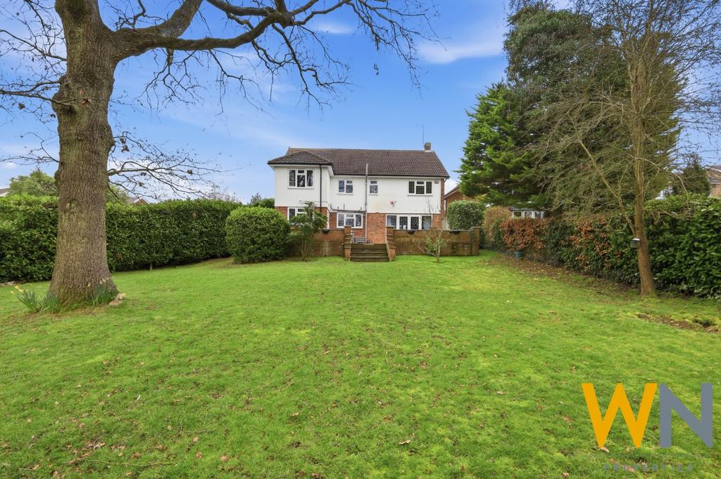 Detached house exterior, garden