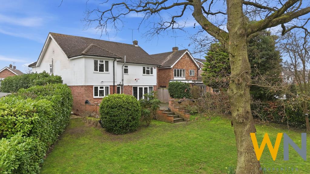 Detached house exterior, garden