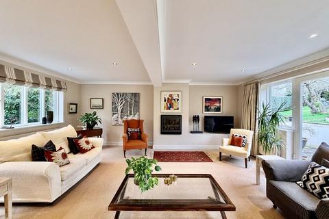 4 bedroom detached house for sale, Harvest Hill, Bourne End SL8