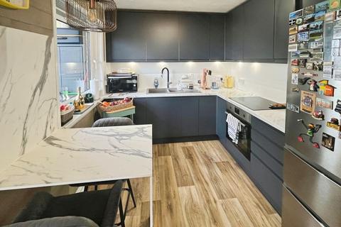 2 bedroom apartment for sale, Thornbank North, Bolton