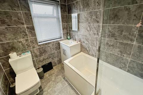 2 bedroom end of terrace house for sale, Bispham Avenue, Breightmet