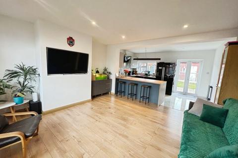 3 bedroom semi-detached house for sale, Pilkington Road, Kearsley